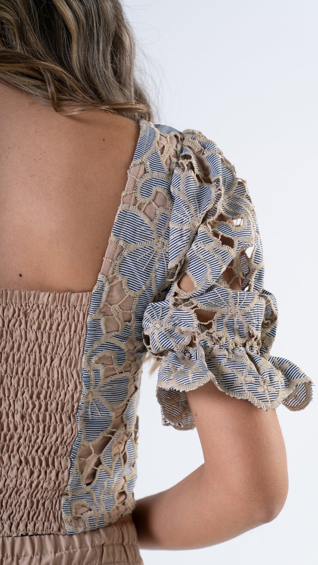 P74425 CONJUNTO LINO POLIESTER CAMEL
