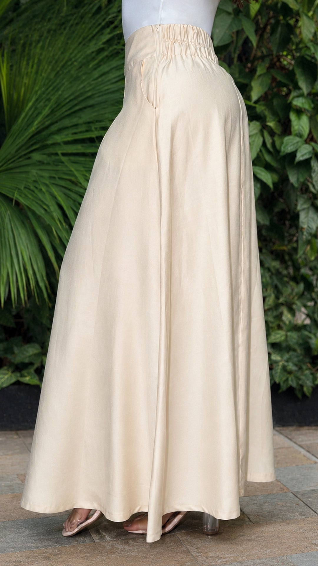 P74728 FALDA FLOW CREMA