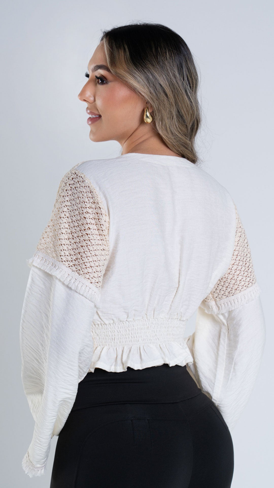 P3965 BLUSA GUIPURE CREMA