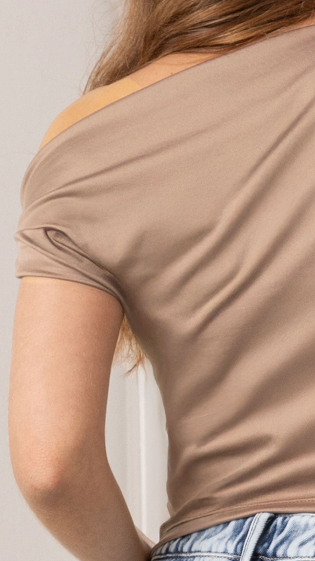 P3994 BLUSA POLIESTER CAMEL OSCURO