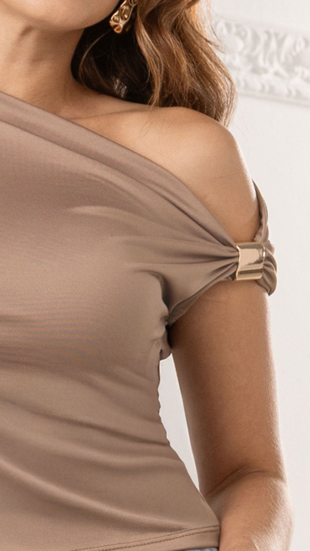 P3994 BLUSA POLIESTER CAMEL OSCURO