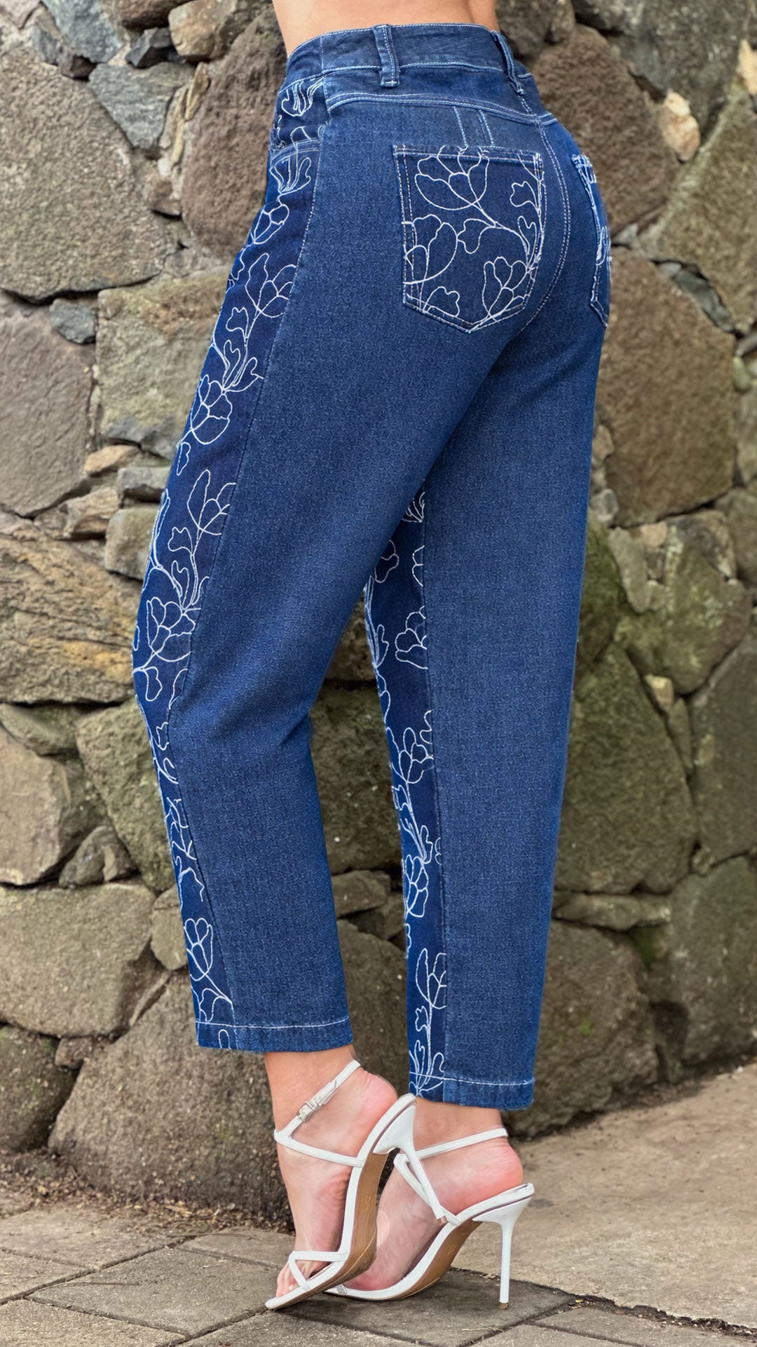 P74628 PANTALÓN INDIGO BORDADO AZUL