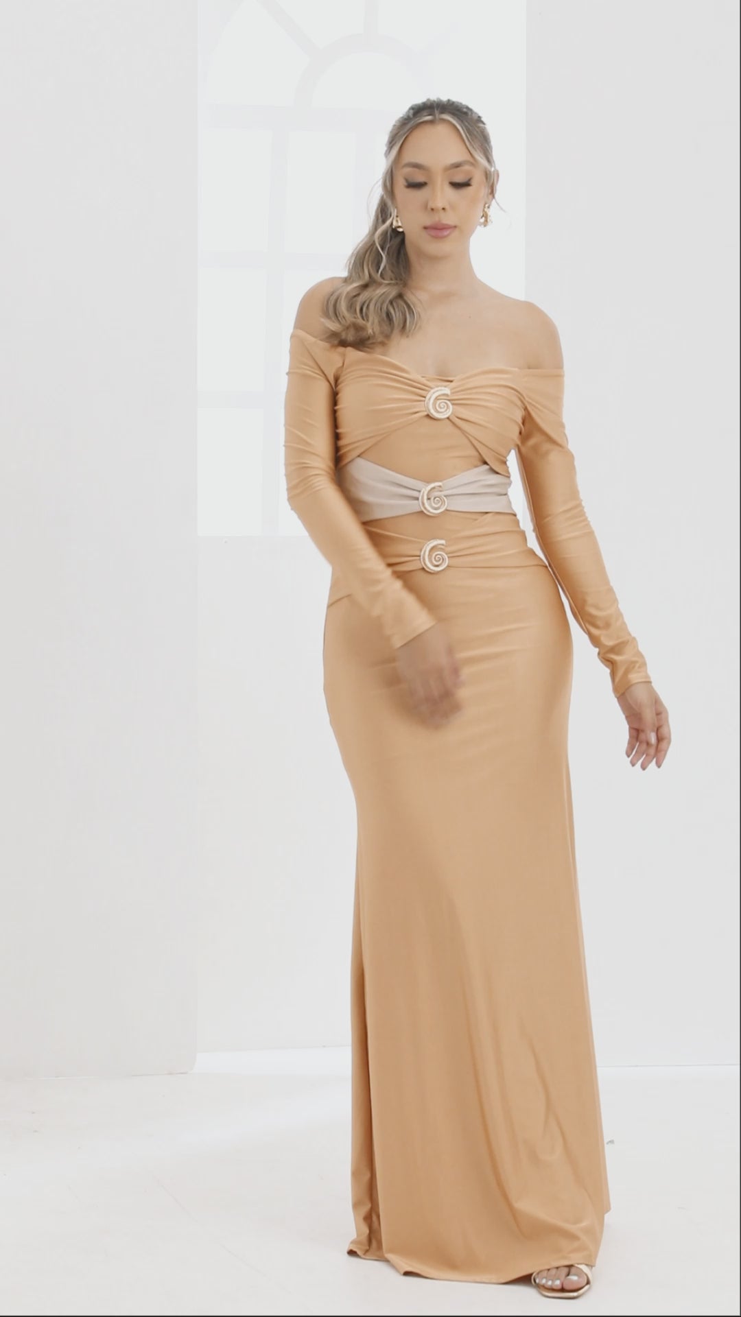 P74493 VESTIDO LICRA DESTELLANTE OCRE